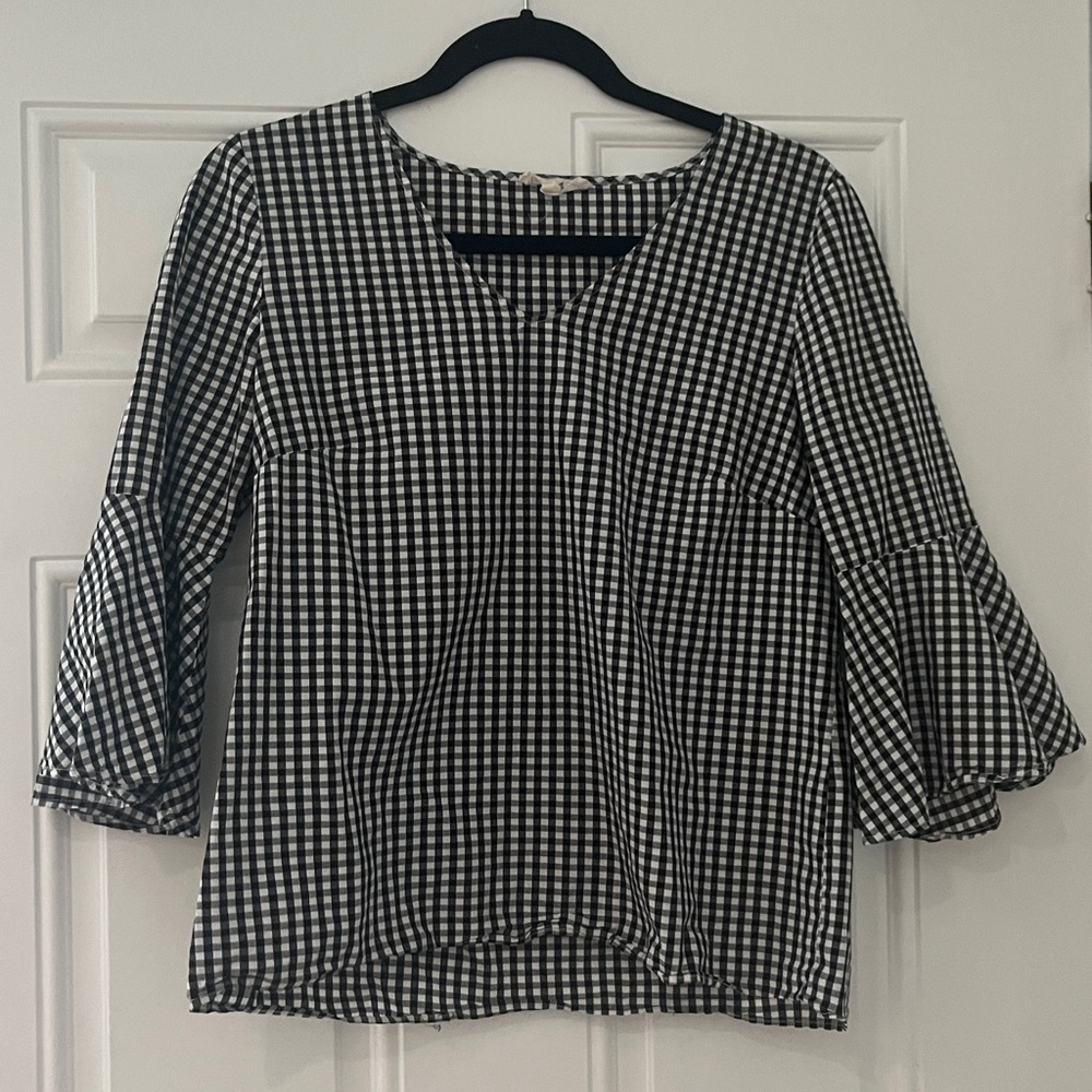 Jane and Delancey Gingham V-Neck Bell Sleeve Top size S black white